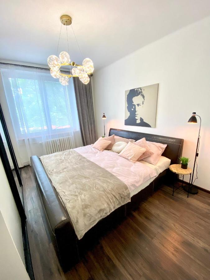 James Dean Apartment - Next To Nivy Bus Station & Mall Братислава Экстерьер фото