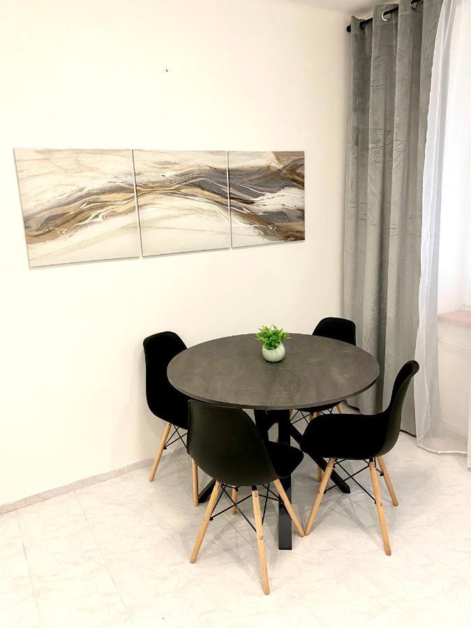James Dean Apartment - Next To Nivy Bus Station & Mall Братислава Экстерьер фото